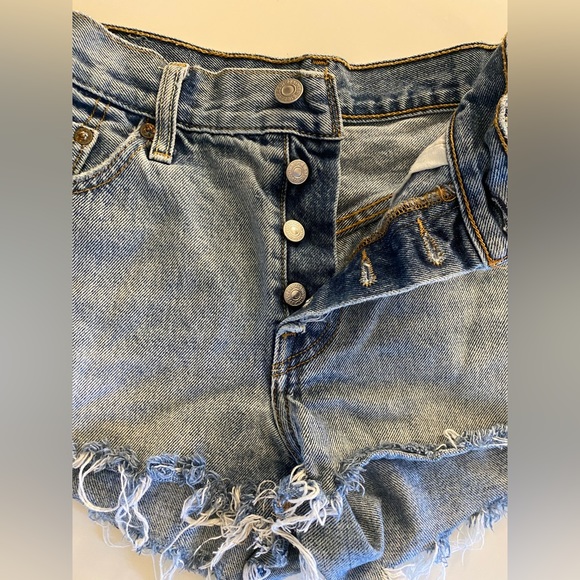 Levi’s 501 cut off button fly denim shorts size 25 - Picture 2 of 4